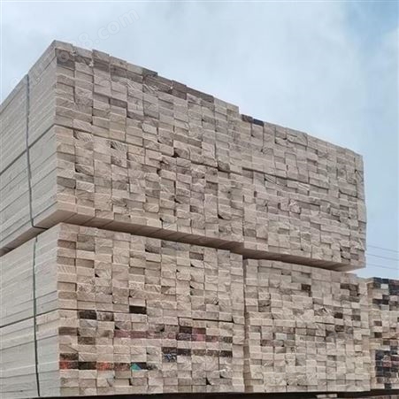 亿展木业辐射松工地木方 辐射松材质方木板工程使用 不易开裂